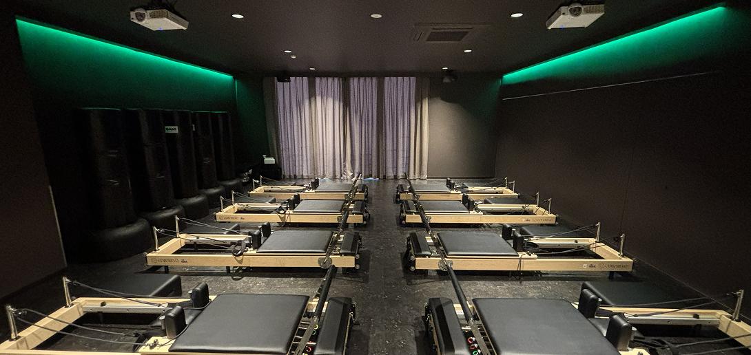 ILEX PILATES 白壁のスタジオ写真
